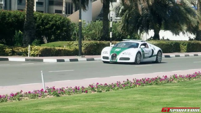 Siêu xe Bugatti Veyron gia nhập lực lượng Cảnh sát Dubai 1