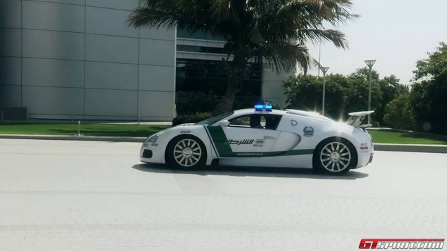 Siêu xe Bugatti Veyron gia nhập lực lượng Cảnh sát Dubai 3