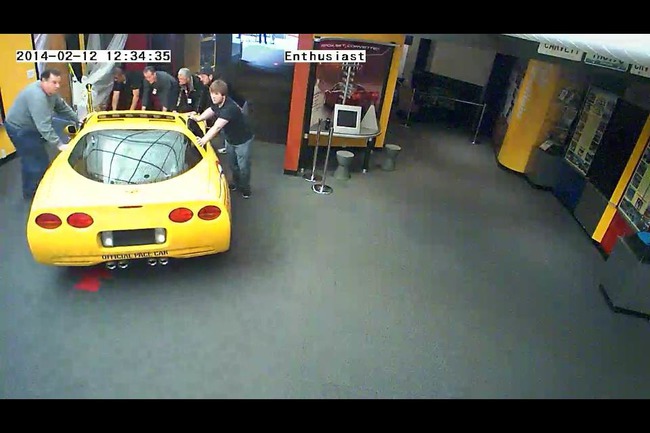 Bảo tàng Corvette "di tản" vì hố tử thần 13