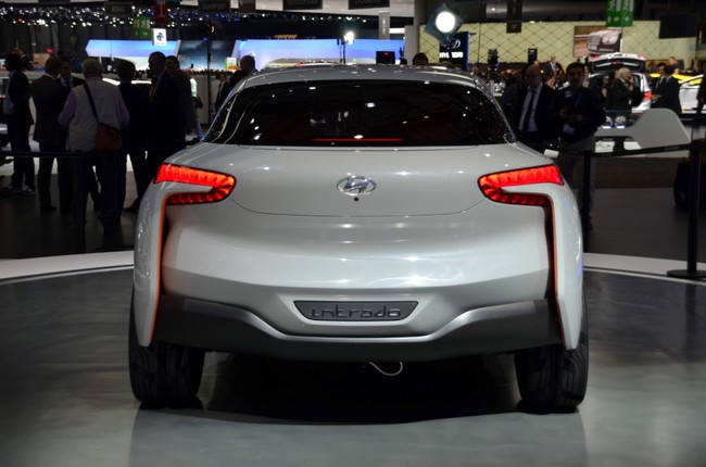 Hyundai Intrado lấy cảm hứng thiết kế từ cánh máy bay 5