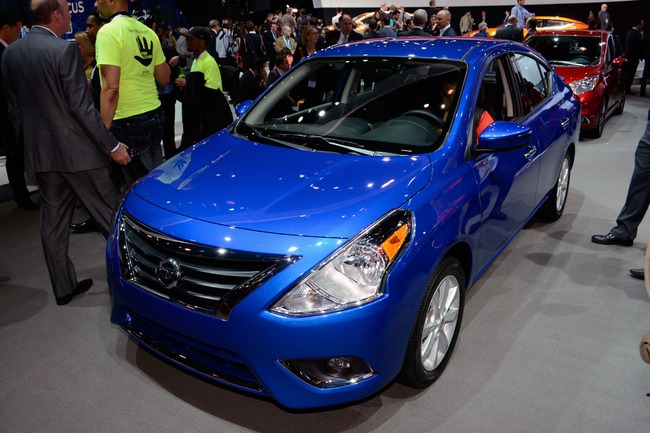 Nissan Versa 2015: Giá rẻ bất ngờ 2