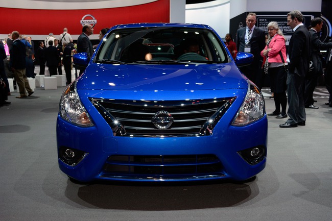 Nissan Versa 2015: Giá rẻ bất ngờ 4