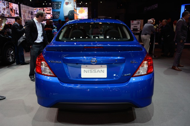 Nissan Versa 2015: Giá rẻ bất ngờ 7