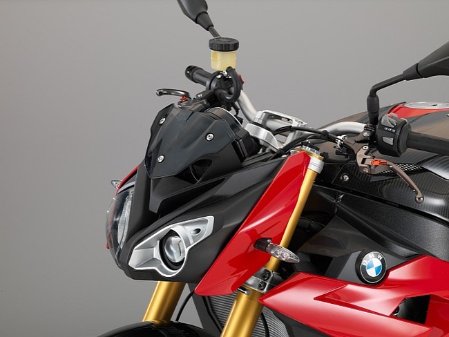 "Naked bike"  BMW S1000R có giá chát 39.000 USD 8