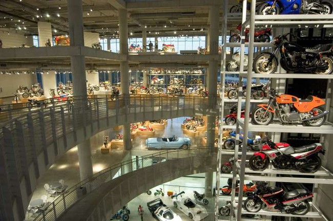 Đại cảnh hoành tráng bên trong bảo tàng môtô lớn nhất thế giới 7