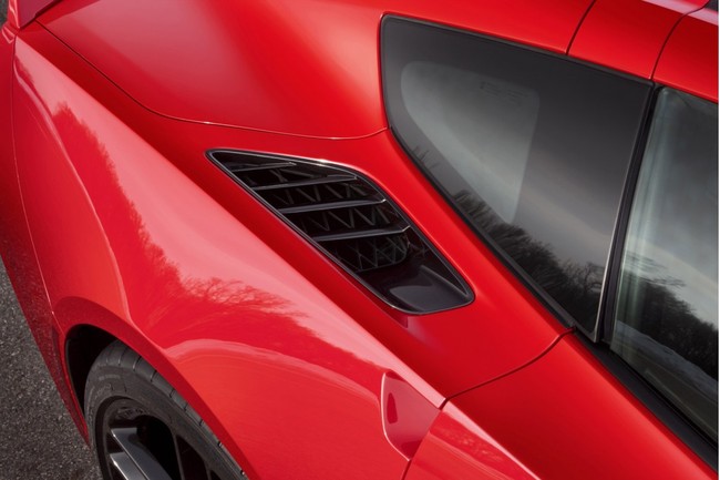 Corvette Stingray trang bị số sàn tiết kiệm nhiên liệu hơn số tự động 5