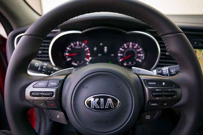 Kia Optima 2015: Tiện dụng và cao cấp hơn 4