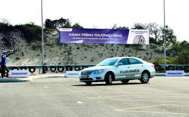 Bridgestone giới thiệu lốp TURANZA GR-100 cho sedan hạng sang 6