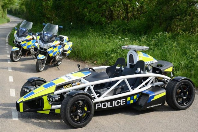 Siêu xe Atom PL gia nhập lực lượng cảnh sát Anh Quốc 2