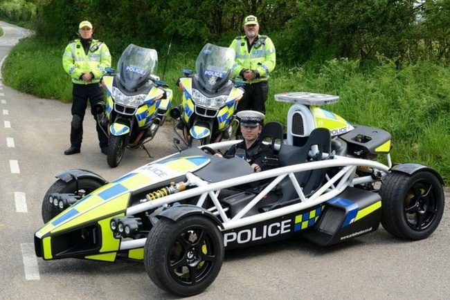 Siêu xe Atom PL gia nhập lực lượng cảnh sát Anh Quốc 5