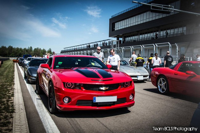 Camaro và Corvette muôn màu muôn vẻ tại Ý 1