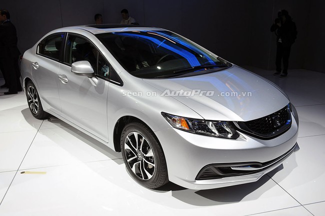 Honda Civic 2013: N&acirc;ng cấp "gấp r&uacute;t", tăng gi&aacute; nhẹ 1