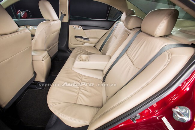 Honda Civic 2013: N&acirc;ng cấp "gấp r&uacute;t", tăng gi&aacute; nhẹ 18