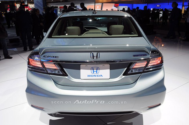 Honda Civic 2013: N&acirc;ng cấp "gấp r&uacute;t", tăng gi&aacute; nhẹ 21