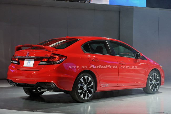 Honda Civic 2013: N&acirc;ng cấp "gấp r&uacute;t", tăng gi&aacute; nhẹ 13