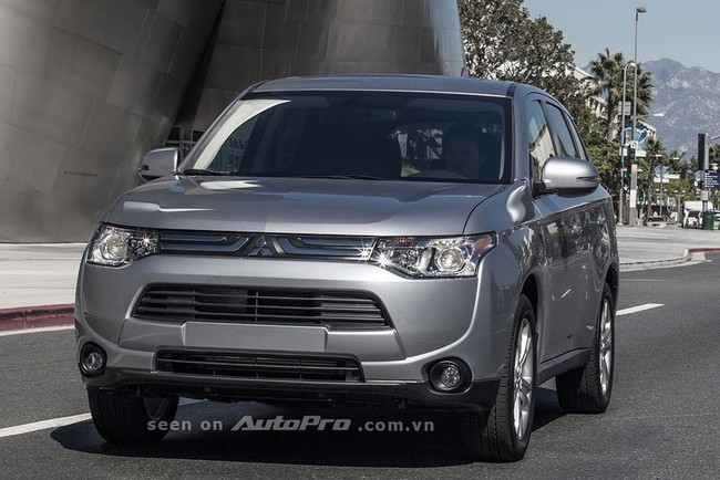 Mitsubishi Outlander 2014: "Ép cân" đáng kể 4