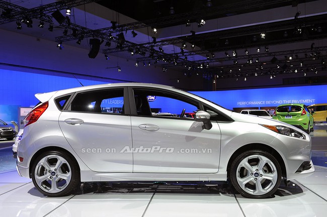 Ford Fiesta ST 2014: Không còn "bé hạt tiêu" 4