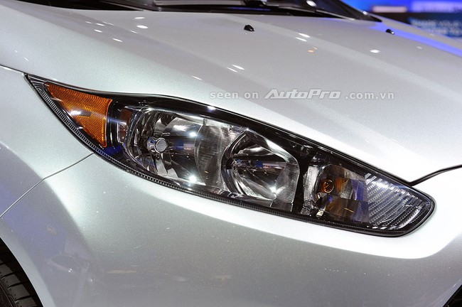 Ford Fiesta ST 2014: Không còn "bé hạt tiêu" 8