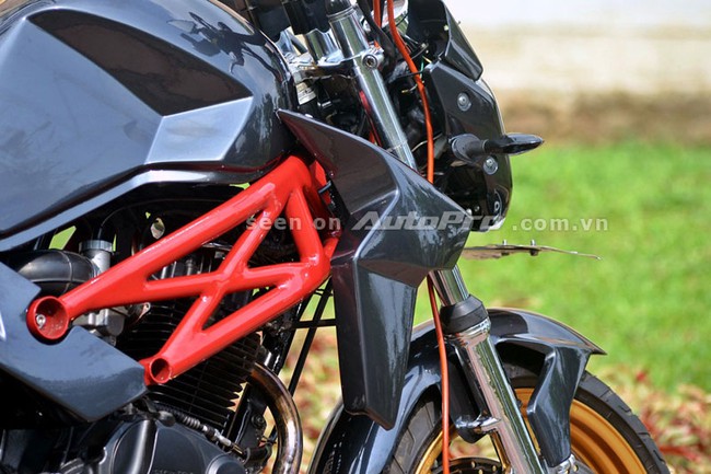 Honda Tiger Revo độ theo phong c&aacute;ch Ducati Monster 4
