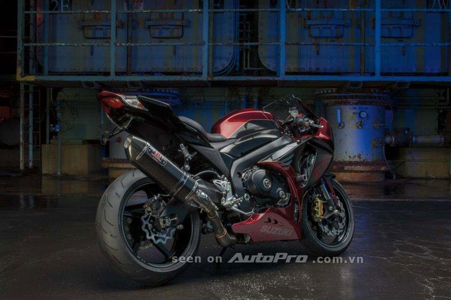 Yoshimura Suzuki GSX-R 2013 hầm hố v&agrave; ấn tượng 1
