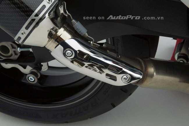 Yoshimura Suzuki GSX-R 2013 hầm hố v&agrave; ấn tượng 21
