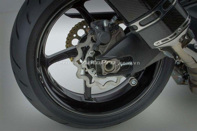 Yoshimura Suzuki GSX-R 2013 hầm hố v&agrave; ấn tượng 12