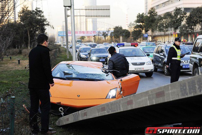 Lại thêm siêu xe Lamborghini "tử nạn" 2