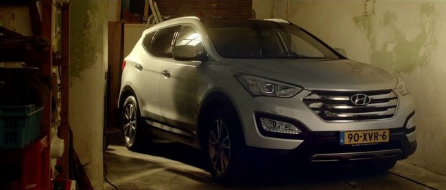 Quá sexy, quảng cáo Hyundai Santa Fe bị "cấm cửa" 2