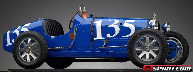 Ghé thăm "vương quốc" thu nhỏ của dòng xe Bugatti 12