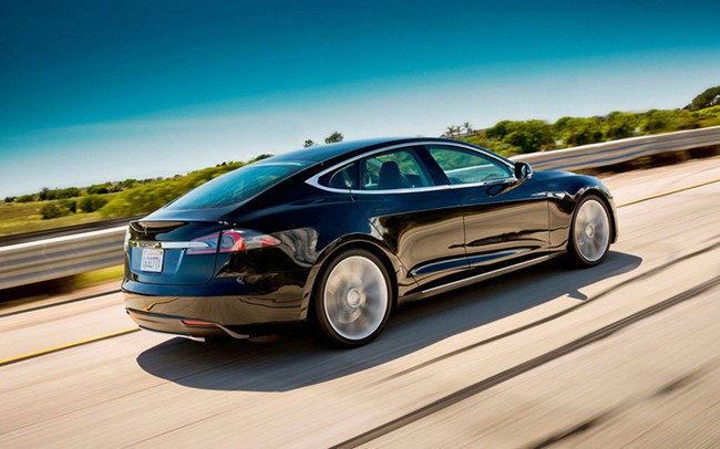 Tesla Model S bất ngờ trở thành xe của năm 2013 5