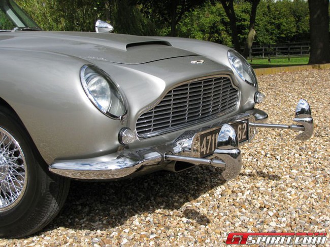Rao bán Aston Martin DB5 của điệp viên James Bond 5