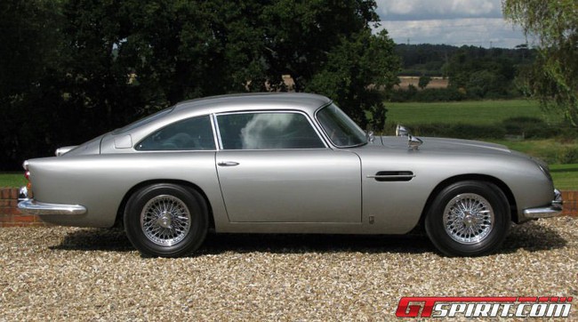 Rao bán Aston Martin DB5 của điệp viên James Bond 1