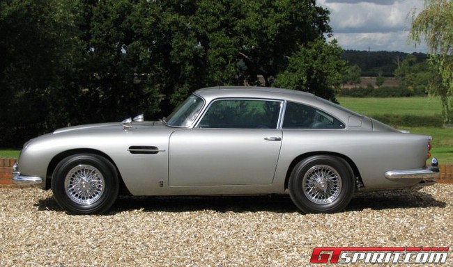 Rao bán Aston Martin DB5 của điệp viên James Bond 3