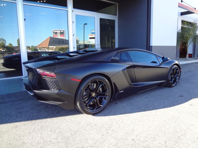 Bạn trai cô Kim "siêu vòng ba" bán Lamborghini Aventador? 9