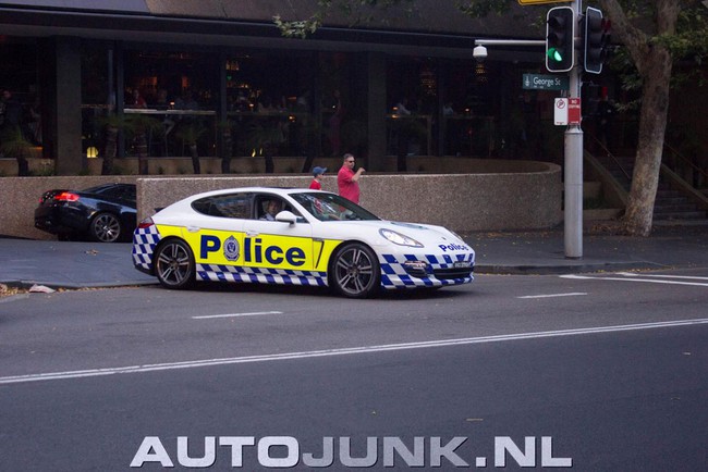 Xe "sang chảnh" của cảnh sát Úc 2