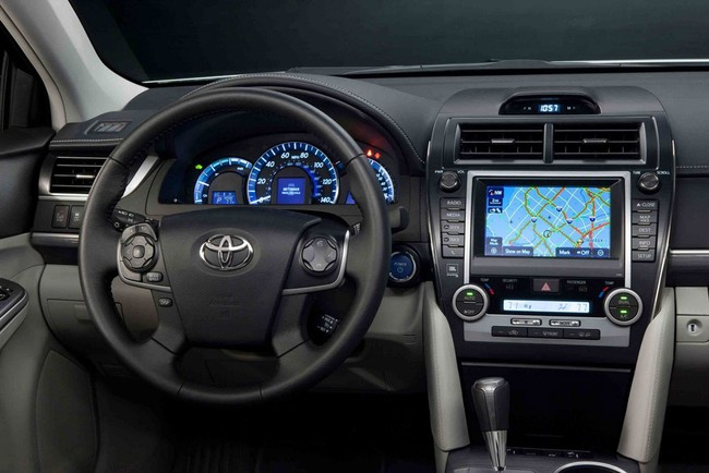 Toyota nâng cấp Camry cho năm 2013 1