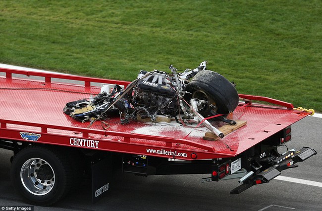 Tai nạn kinh hoàng trên đường đua NASCAR 12