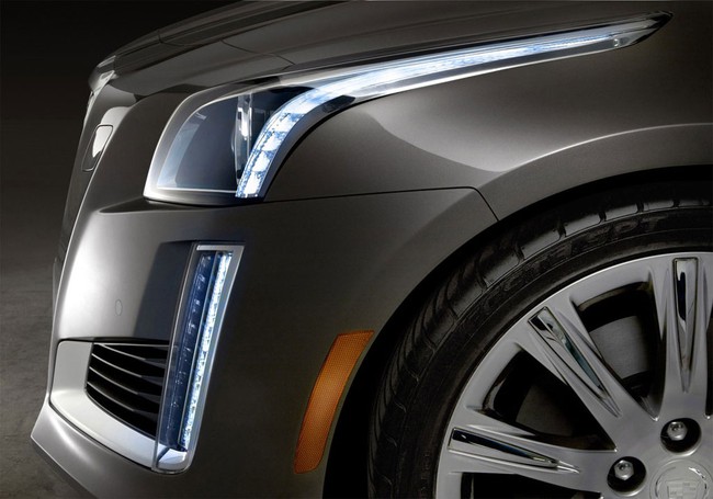 Cadillac CTS 2014 sẵn sàng chiến đấu với BMW 5-Series 9