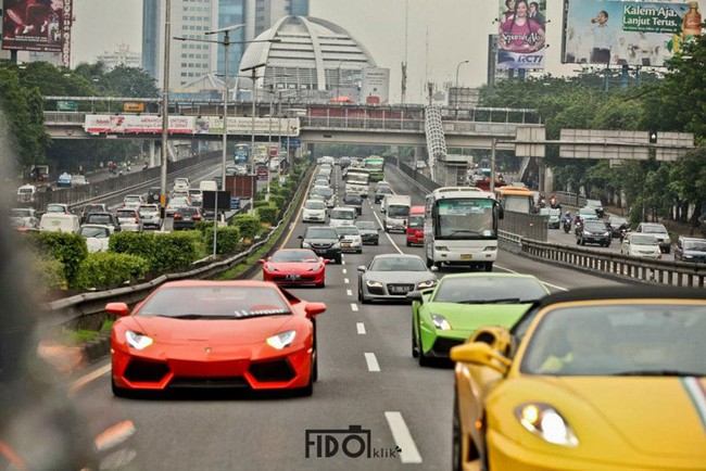 Dàn siêu xe đầy màu sắc tập hợp tại Indonesia 18