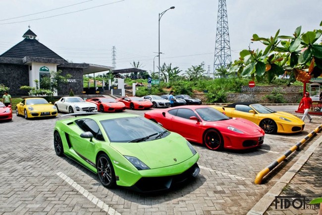 Dàn siêu xe đầy màu sắc tập hợp tại Indonesia 3