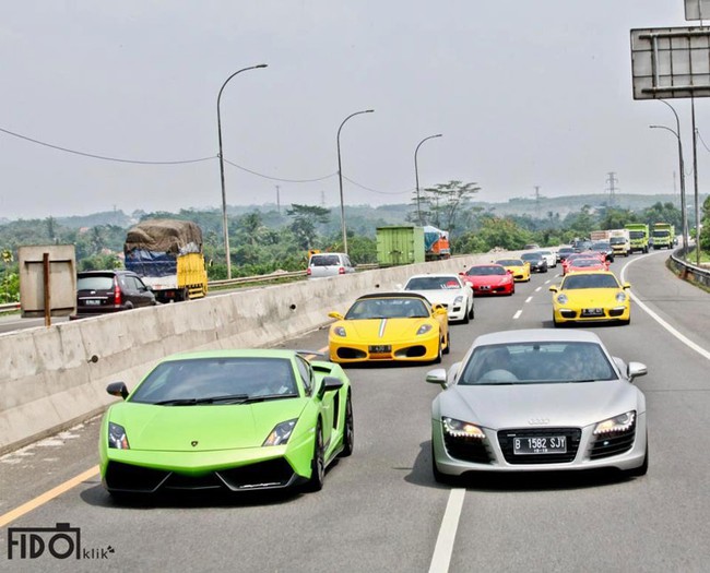 Dàn siêu xe đầy màu sắc tập hợp tại Indonesia 15