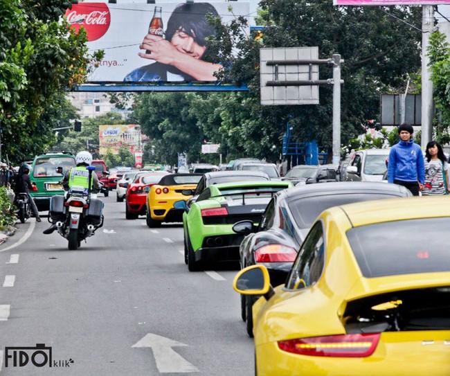 Dàn siêu xe đầy màu sắc tập hợp tại Indonesia 26
