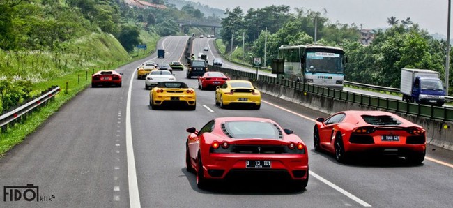 Dàn siêu xe đầy màu sắc tập hợp tại Indonesia 33
