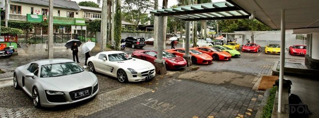Dàn siêu xe đầy màu sắc tập hợp tại Indonesia 6