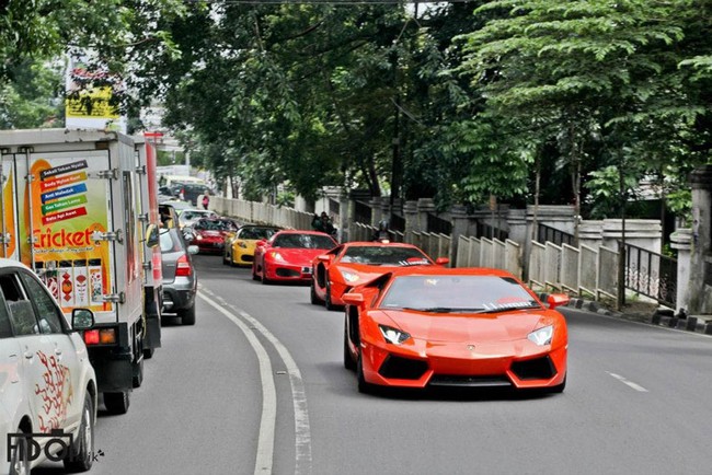Dàn siêu xe đầy màu sắc tập hợp tại Indonesia 36