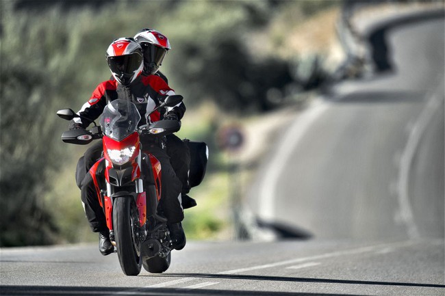 Ducati Hyperstrada 2013 - Xe supermotard lai touring 13