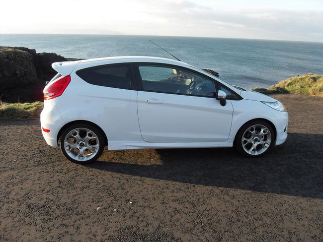 Ford Fiesta: Cứ 2 phút lại có khách mua 1 Ford Fiesta: Cứ 2 phút lại có khách mua 1