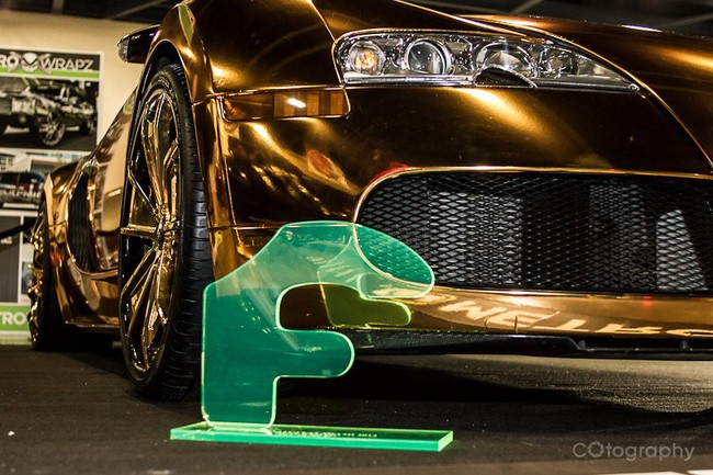 Bugatti Veyron "bóng lộn" với bộ cánh vàng 8