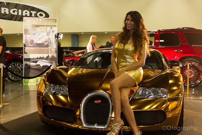 Bugatti Veyron "bóng lộn" với bộ cánh vàng 5