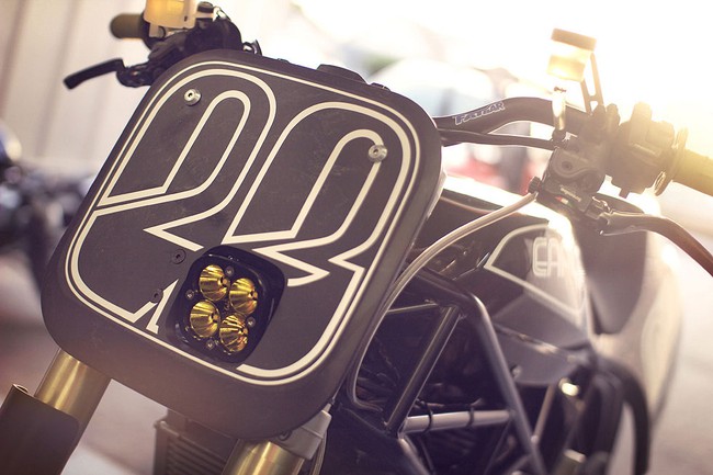 Flat Track - Hình ảnh hoàn toàn khác của Ducati Monster 2